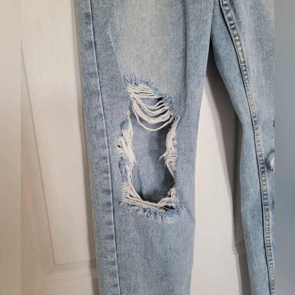 Aero Premium Air High Rise Destroyed Mom Jean Aeropostale - Picture 3 of 12